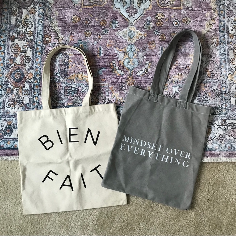 2 canvas bags